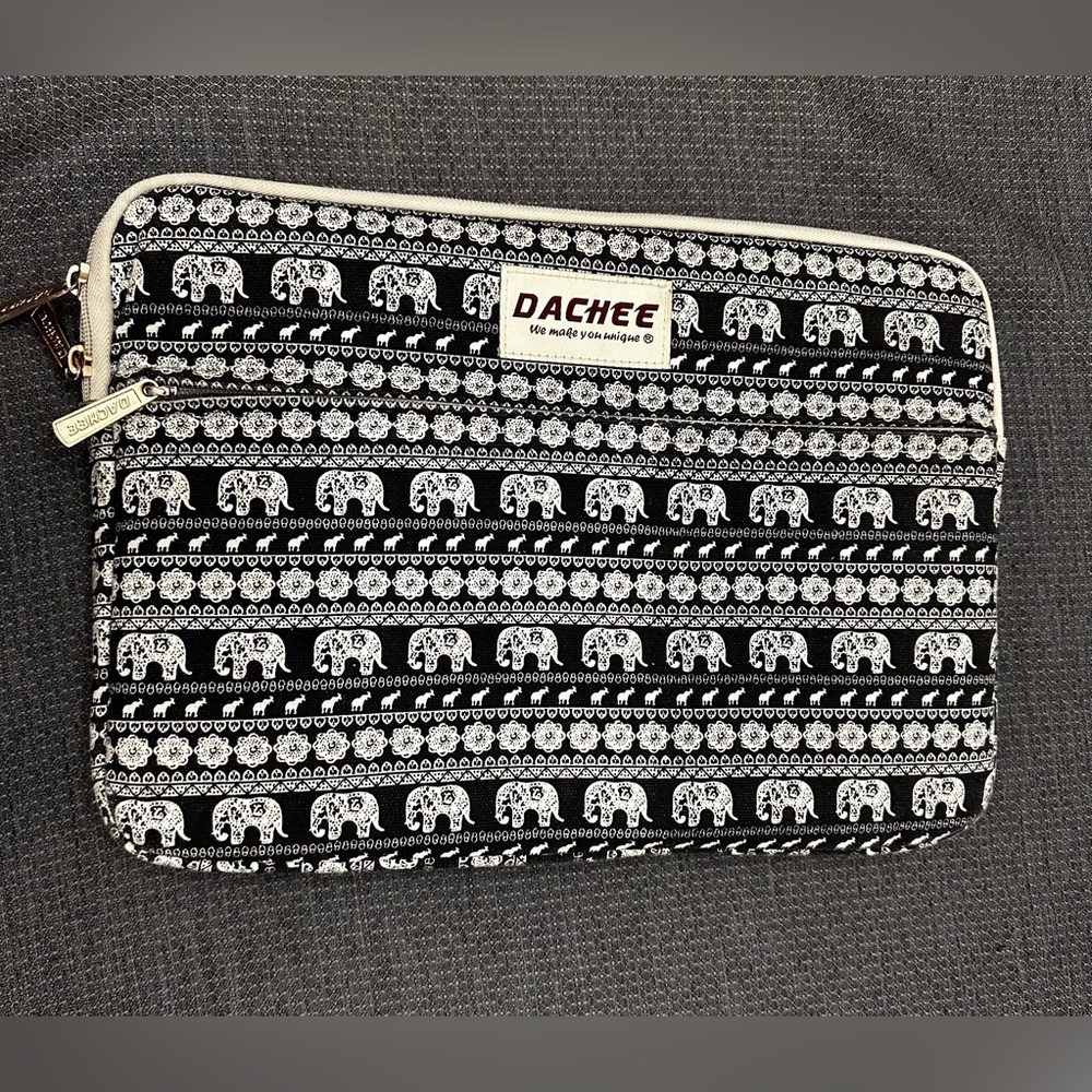 Dachee slim, padded laptop/tablet sleeve